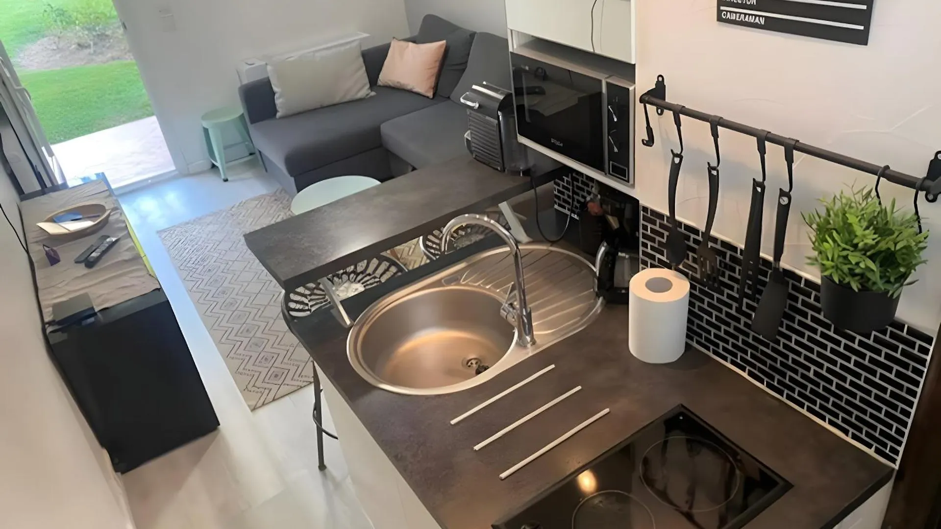 Tiny Modern Studio Next To Croisette With Ac Cannes France