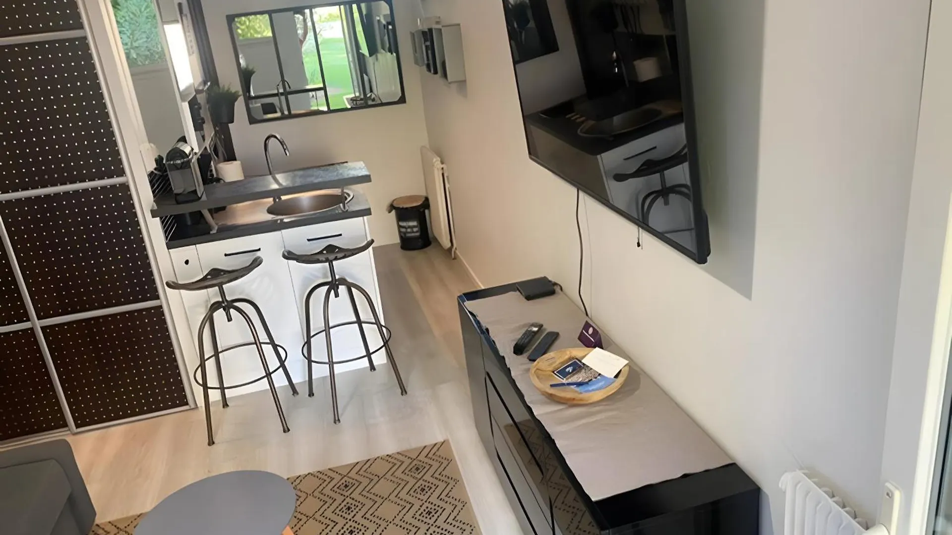 Tiny Modern Studio Next To Croisette With Ac Cannes 0*,  France